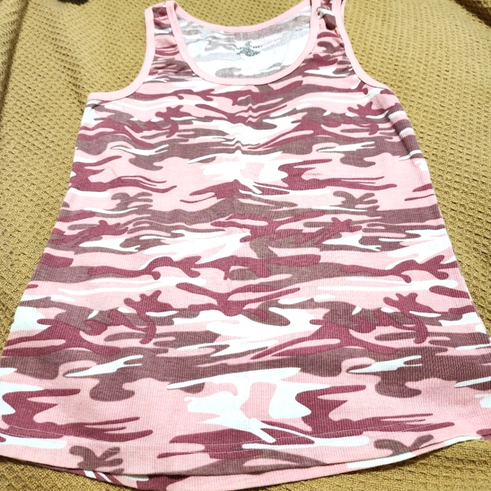 Booked Brooks tank sz 3x pink camo